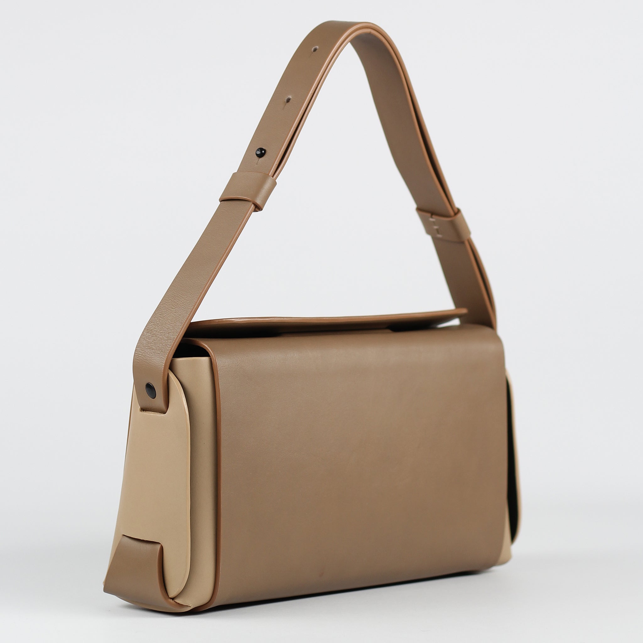 PRE ORDER - Eclat shoulder bag in Cappuccino