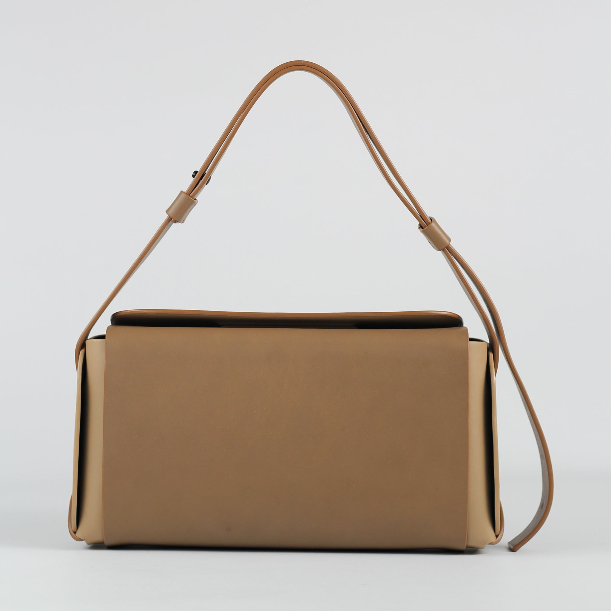 PRE ORDER - Eclat shoulder bag in Cappuccino