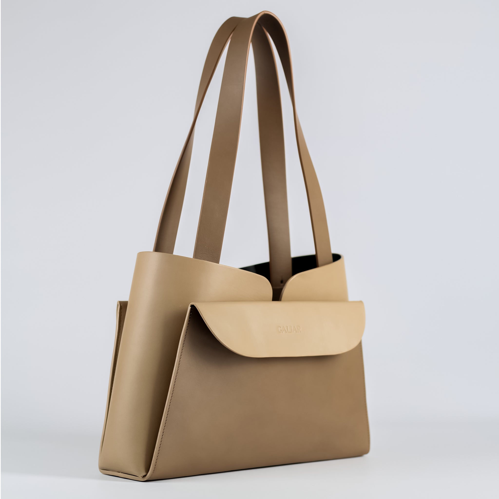 PRE ORDER - Reverie horizontal tote in Cappuccino