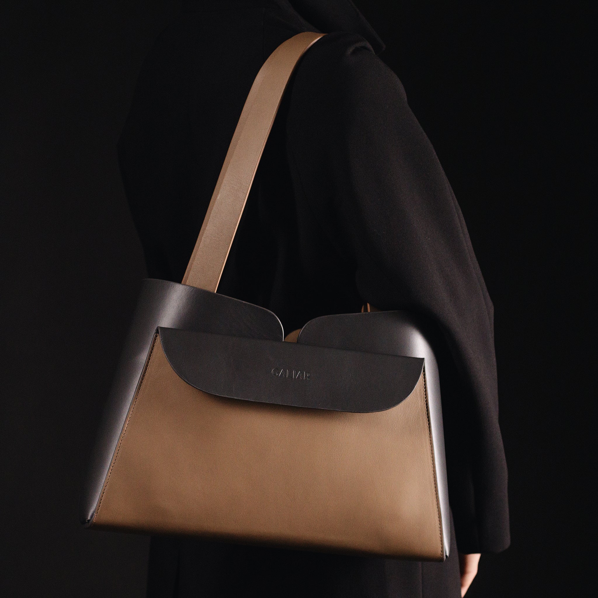 PRE ORDER - Reverie horizontal tote in Asphalt Espresso