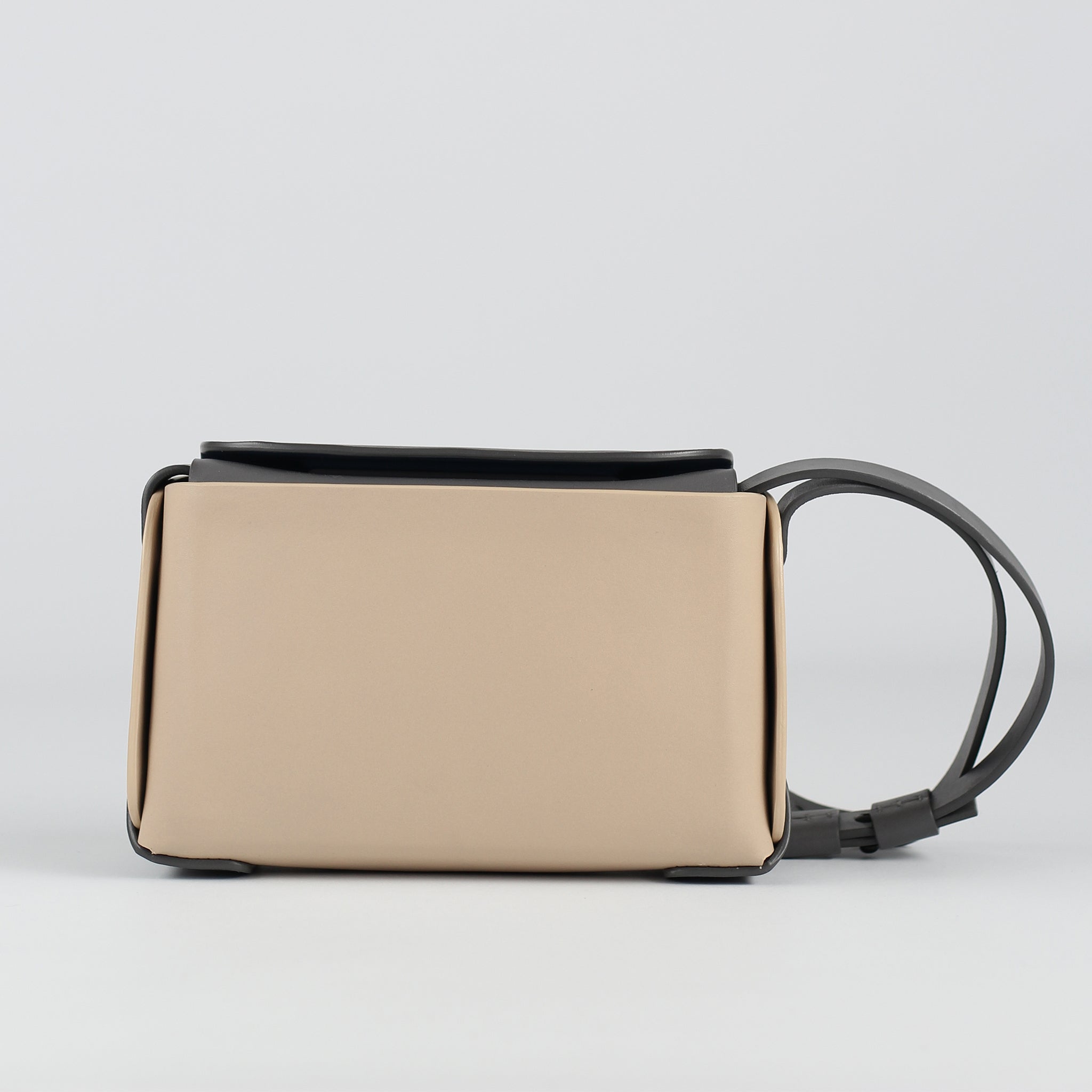 PRE ORDER - Elan small crossbody bag in Skyline Dust