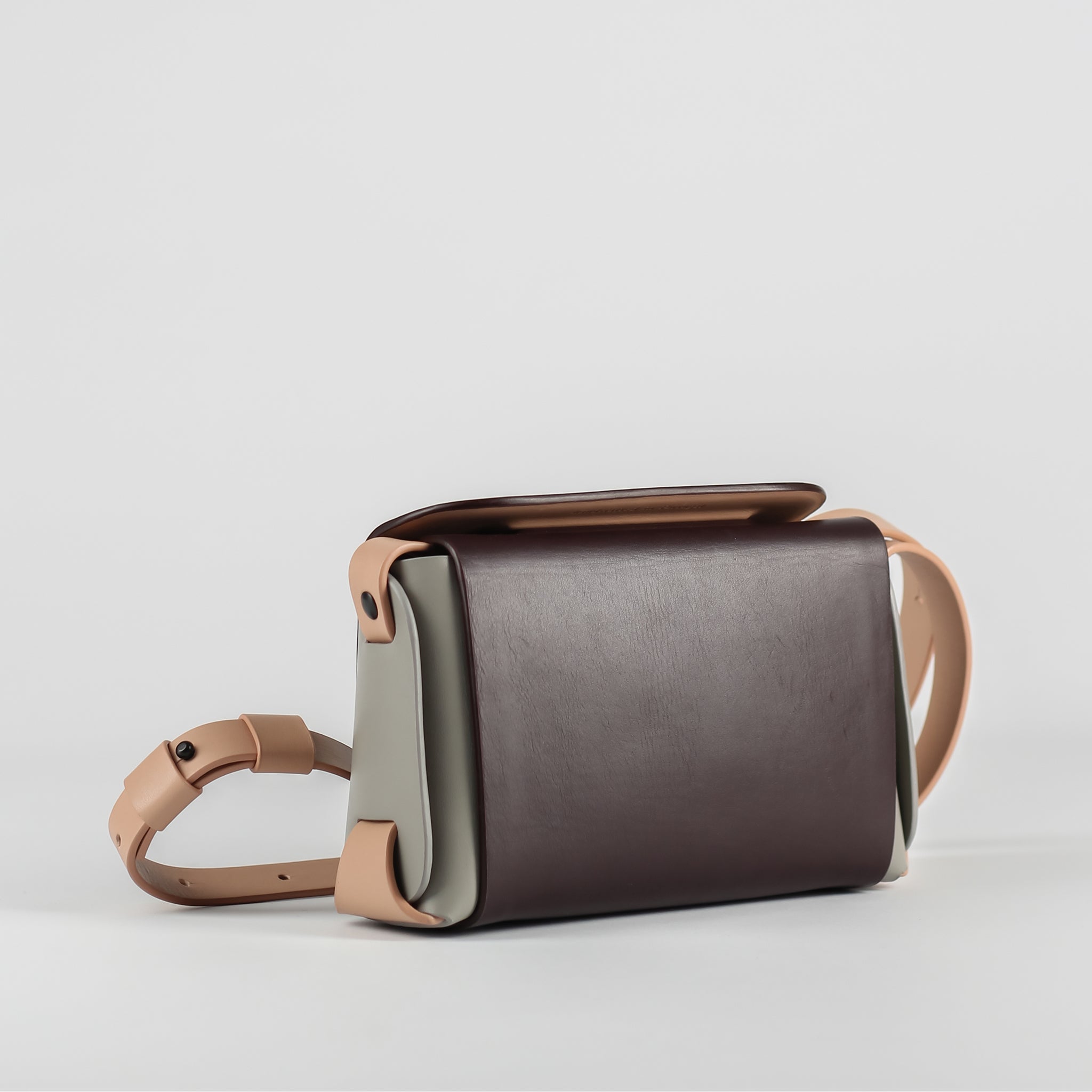 PRE ORDER - Eclat small crossbody bag in Metro Rose