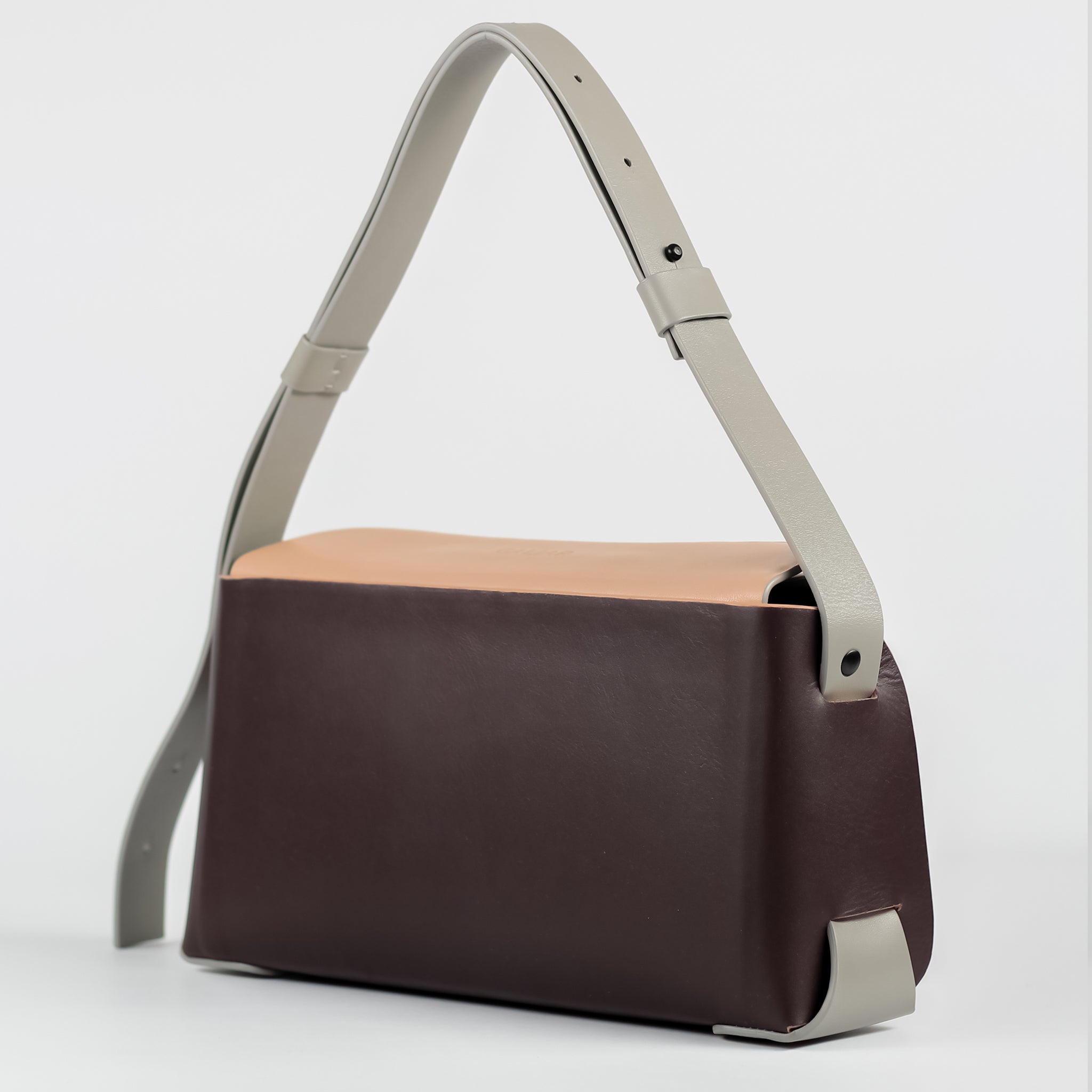 PRE ORDER - Elan shoulder bag in Metro Rose